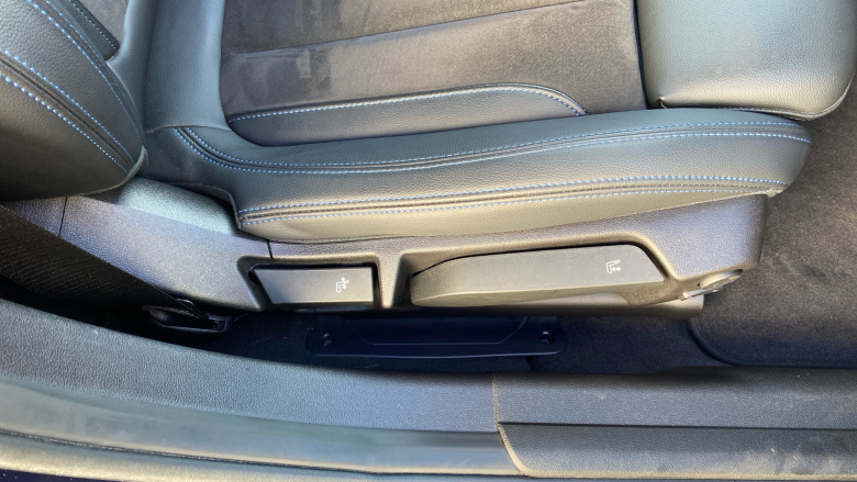 BMW 3 Series 330e xDrive M Sport 4dr Step Auto Saloon